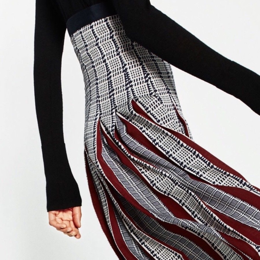 ZARA Printed Accordion-Pleat Mid Length Skirt sz S - Picture 3 of 7